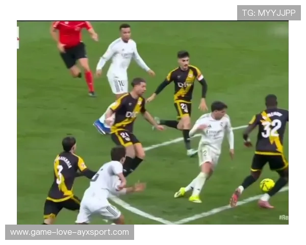 姆巴佩第100分钟点球绝杀巴列卡诺，皇家马德里2比1取胜将积分差距缩小至1分