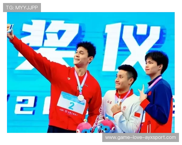 游泳冠军赛后泪洒领奖台感人瞬间