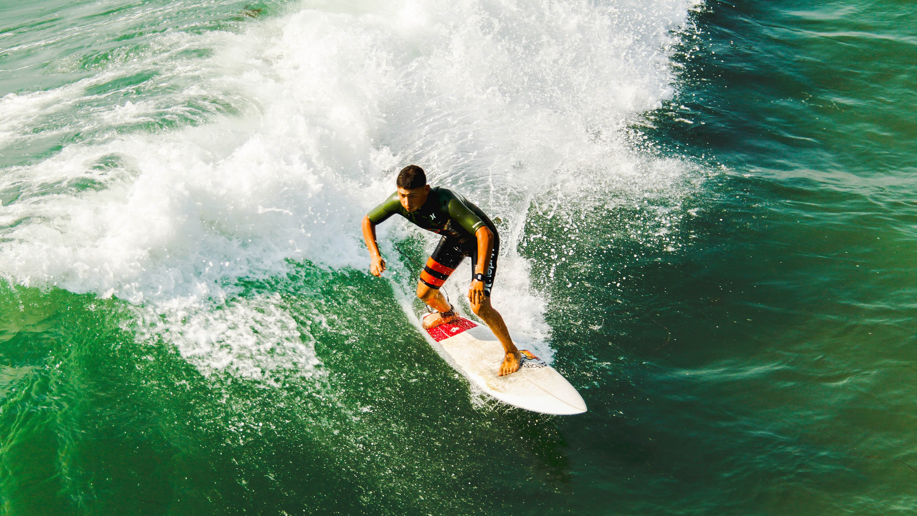 中超球队注重身体对抗，提升比赛强度，中超球队对城市的影响